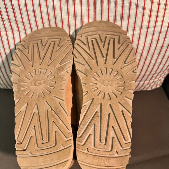 UGG Classic Short Zip Boots in Tan - Picture 8 of 10